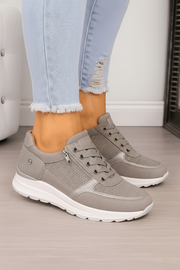 Sneaker
