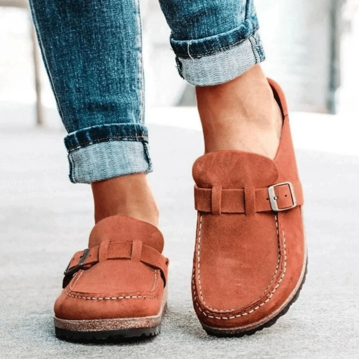 Clogs mit Schnalle