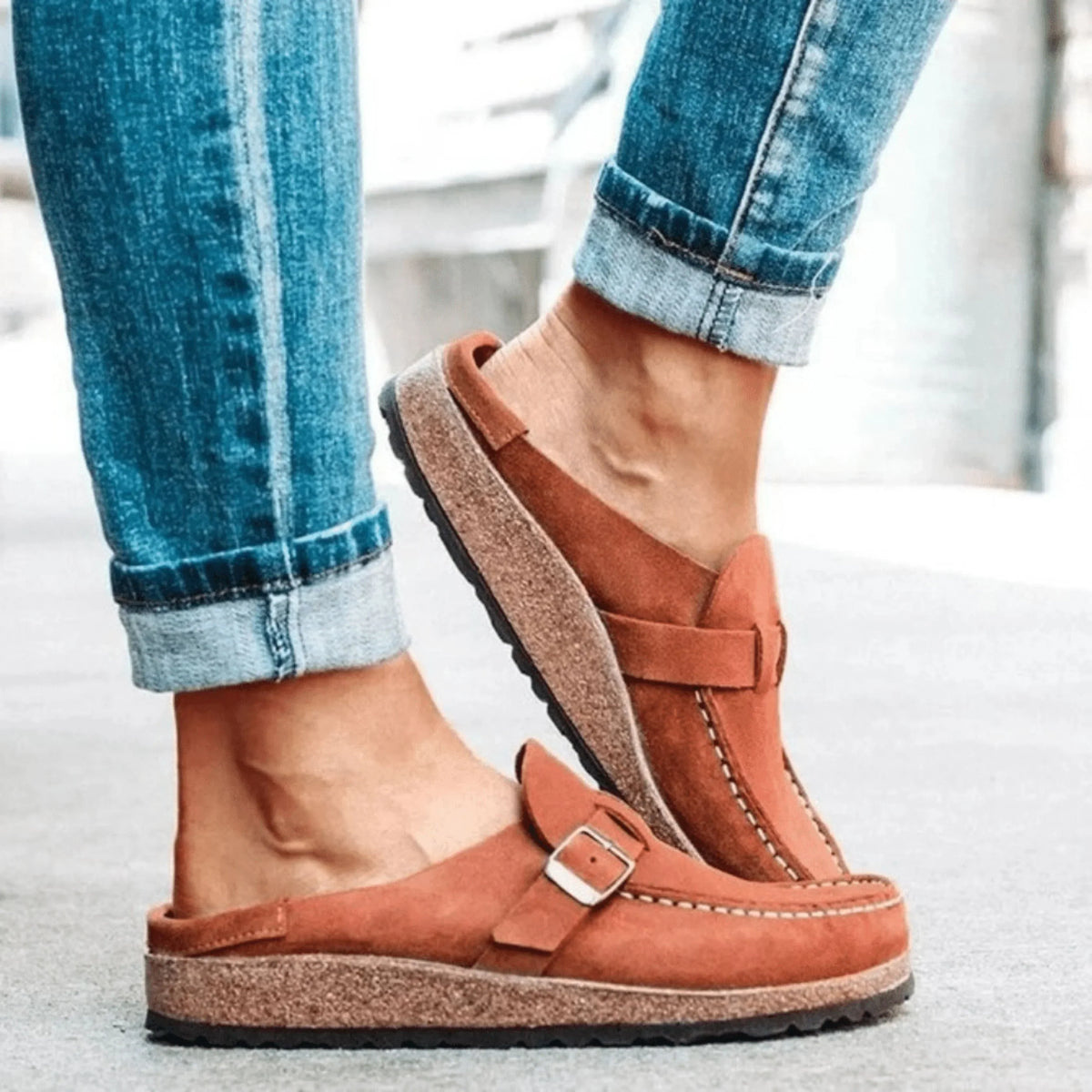 Clogs mit Schnalle