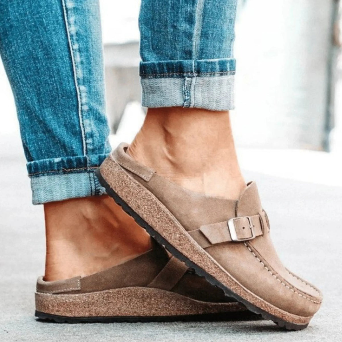 Clogs mit Schnalle