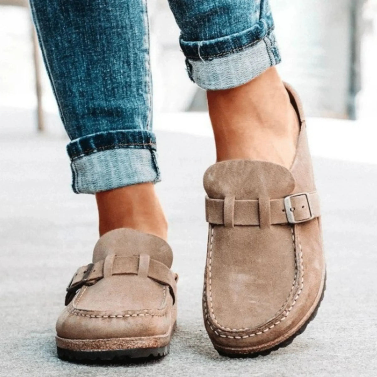 Clogs mit Schnalle
