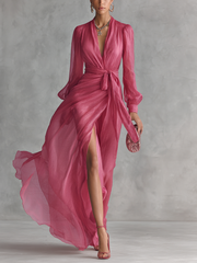 Rosa Chiffonkleid mit V-Ausschnitt