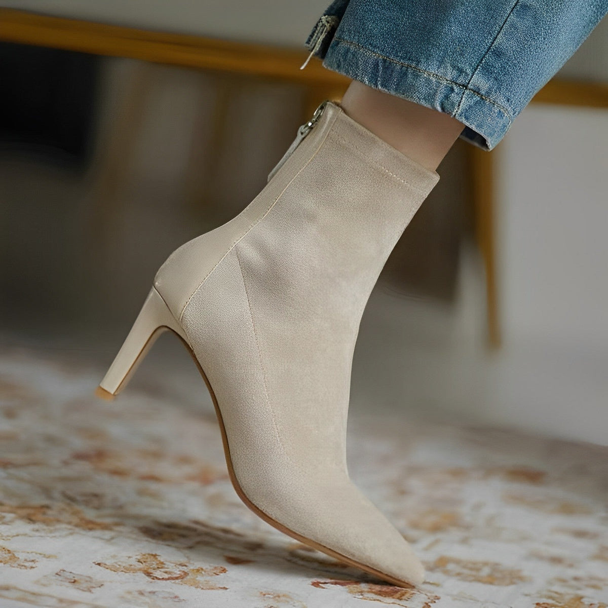 Stiefel mit spitzer Zehenpartie