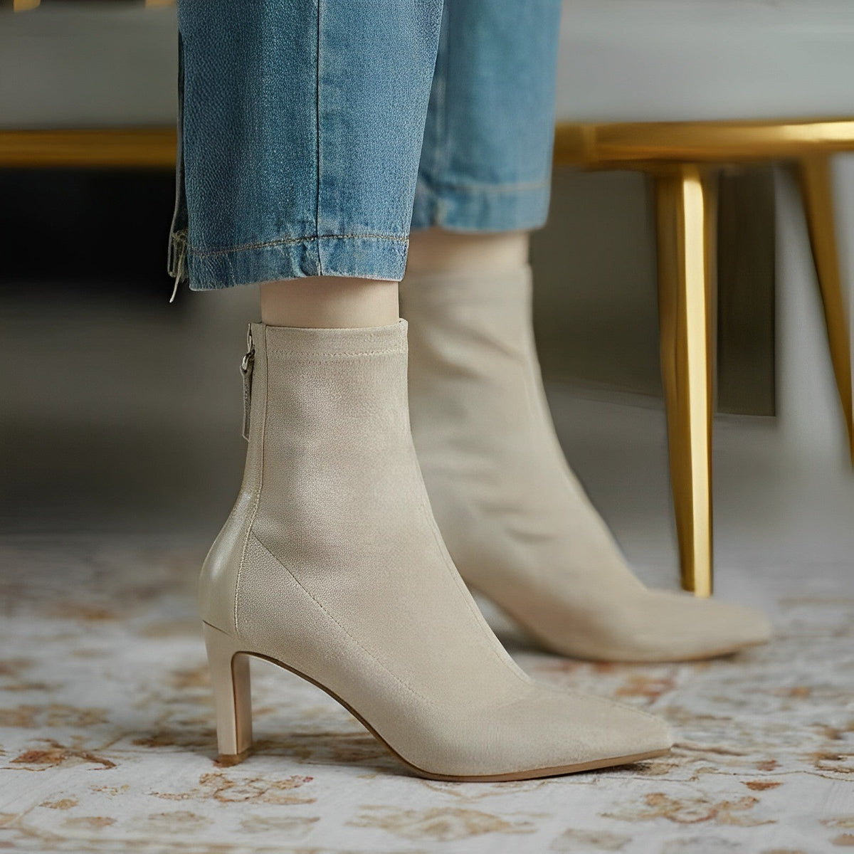 Stiefel mit spitzer Zehenpartie