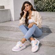 Sneaker mit Schnürung