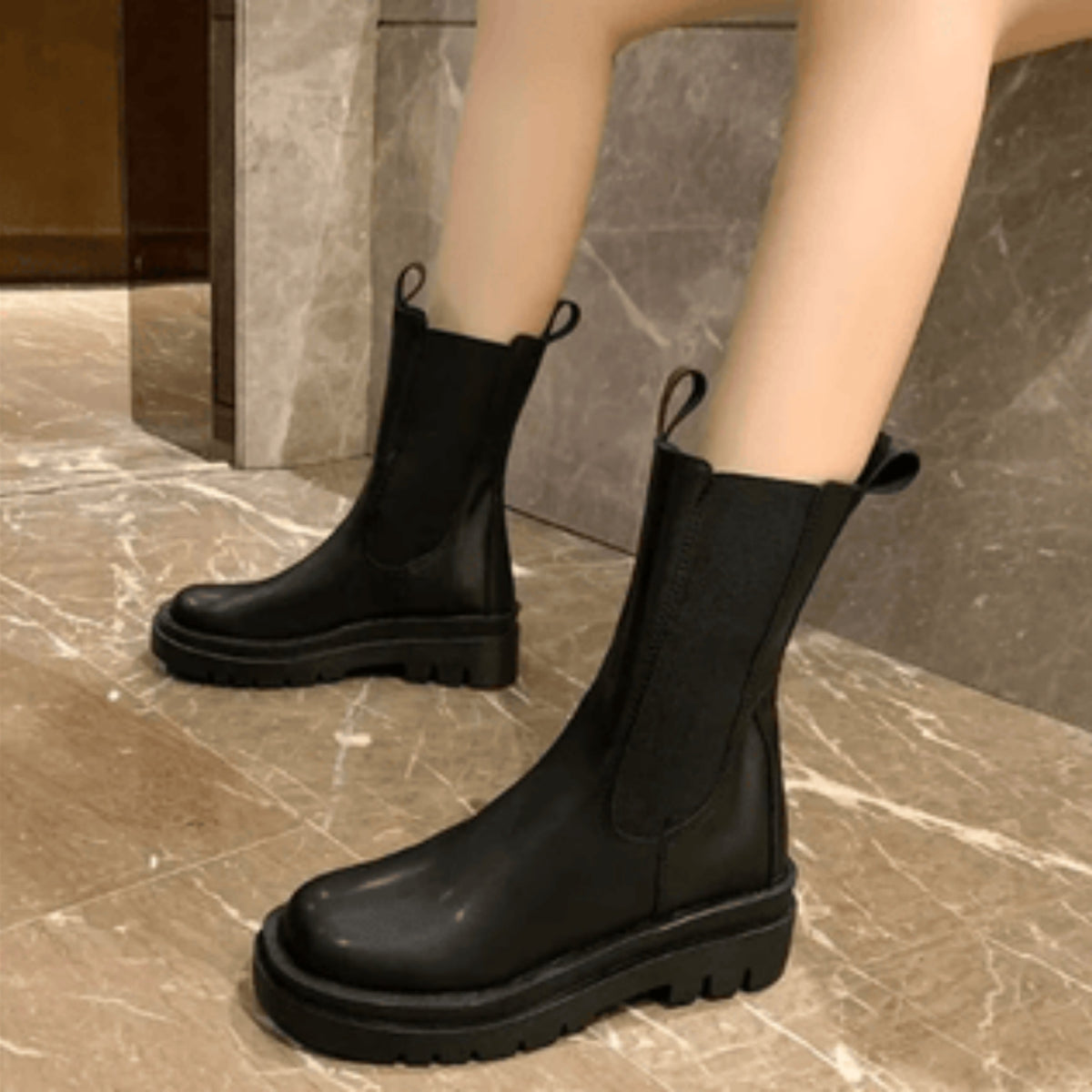 Chelsea Boots mit markanter Sohle
