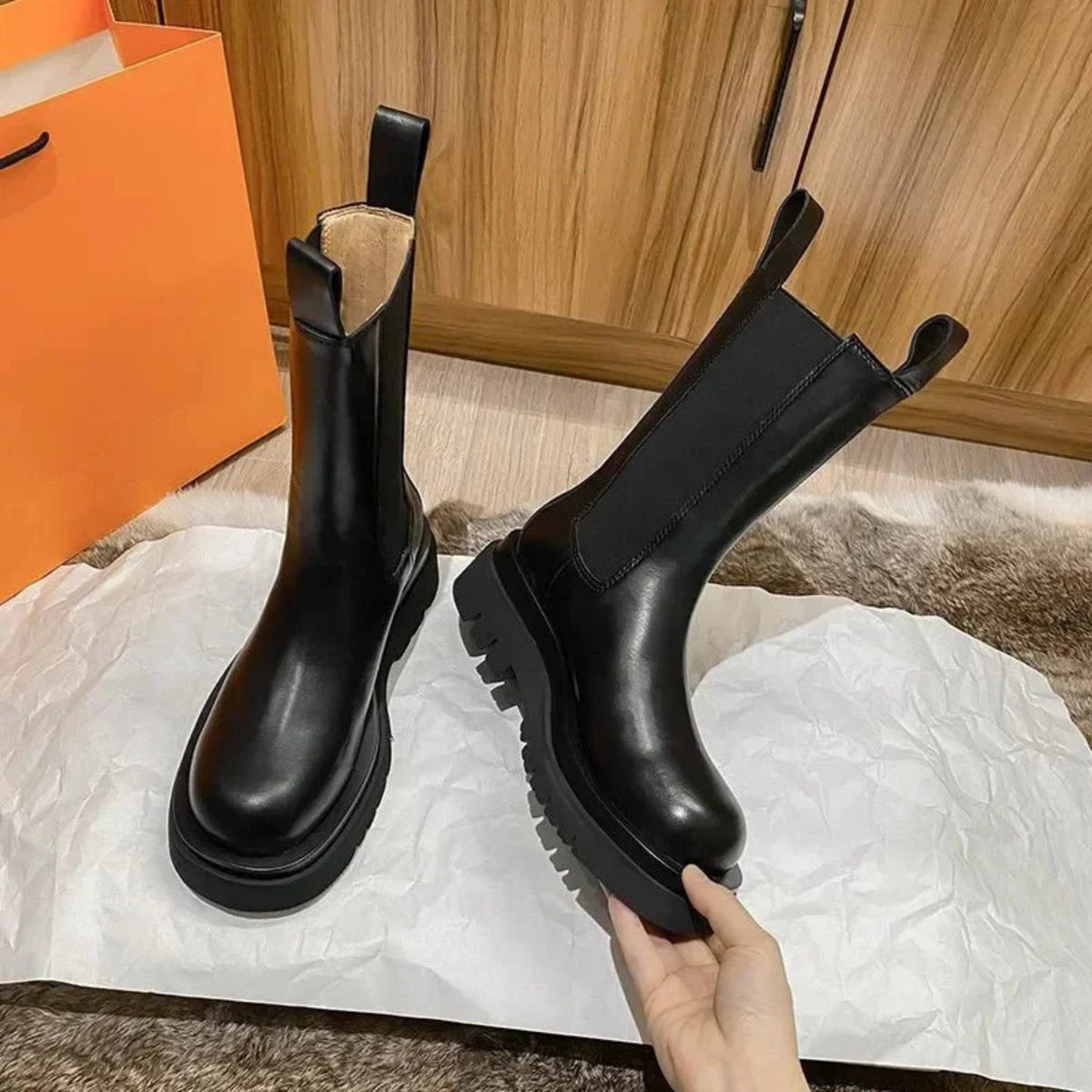 Chelsea Boots mit markanter Sohle