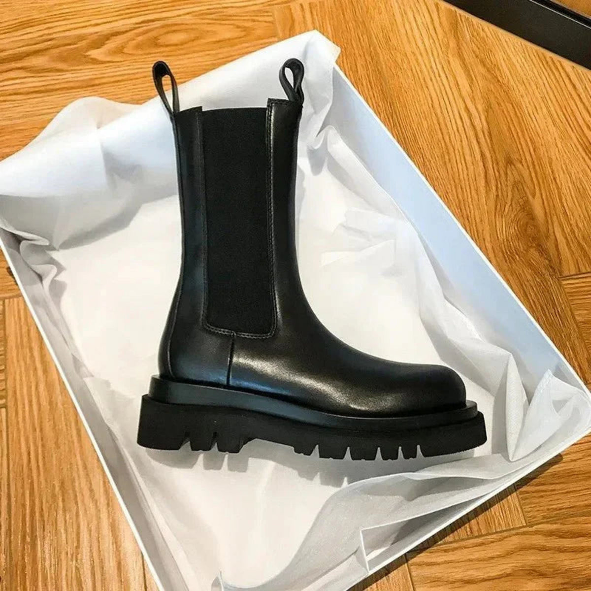 Chelsea Boots mit markanter Sohle