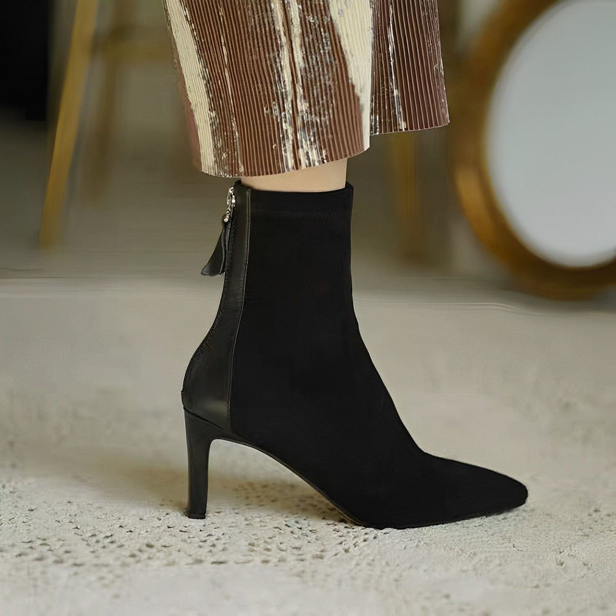 Stiefel mit spitzer Zehenpartie