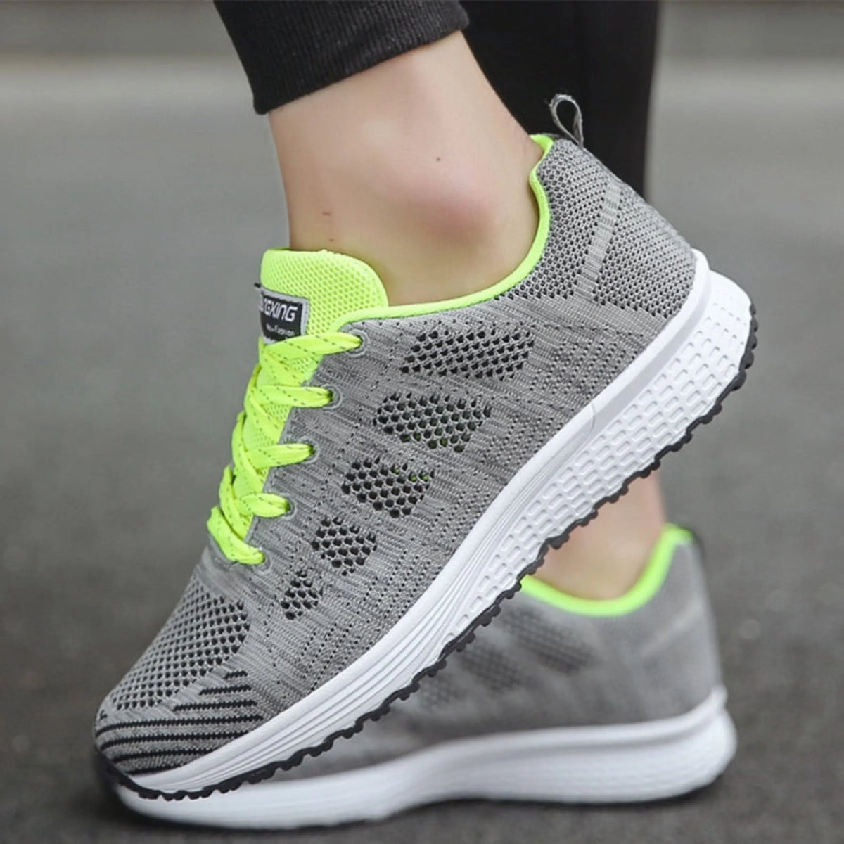 Sneaker
