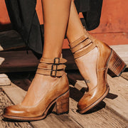 Pumps im Retro-Look