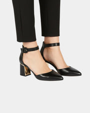 Jeanine Pumps