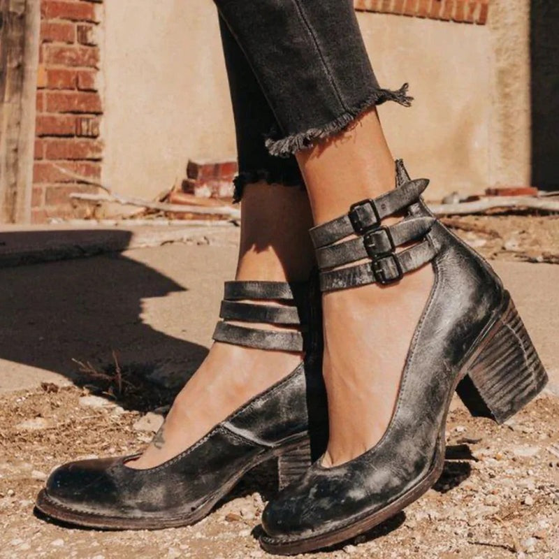 Pumps im Retro-Look