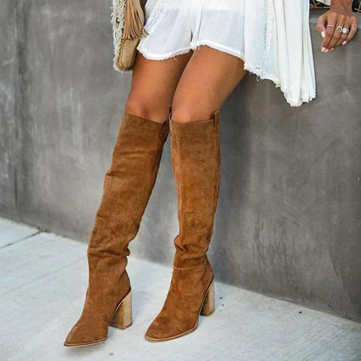 Hohe Stiefel