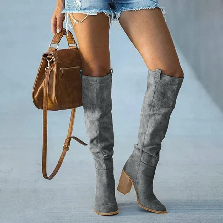 Hohe Stiefel