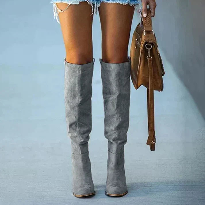 Hohe Stiefel