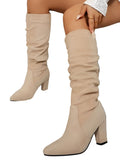 Stiefel mit spitzer Zehenpartie