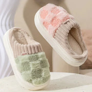 Slipper mit Karomuster