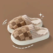 Slipper mit Karomuster