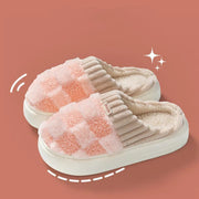 Slipper mit Karomuster