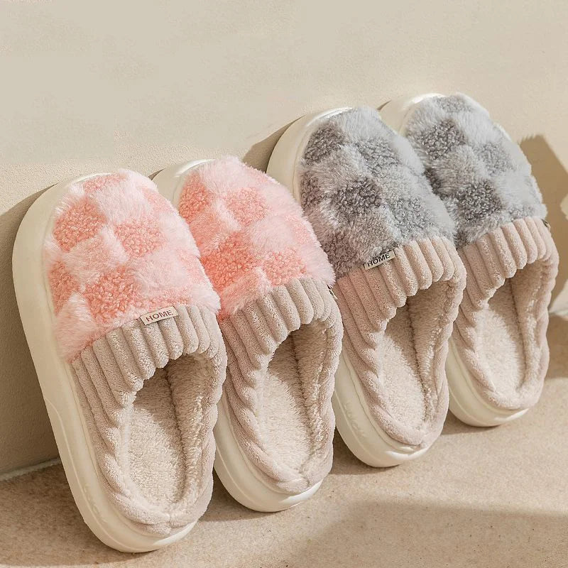 Slipper mit Karomuster