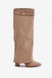 Kniehohe Stiefel mit Schnalle