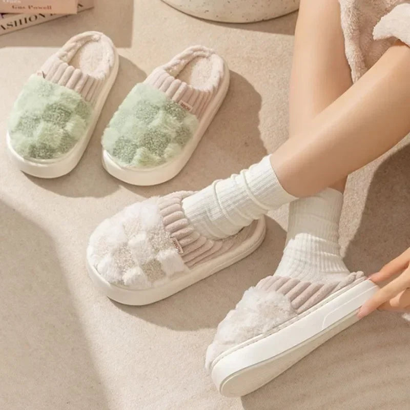 Slipper mit Karomuster