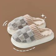 Slipper mit Karomuster
