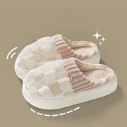 Slipper mit Karomuster
