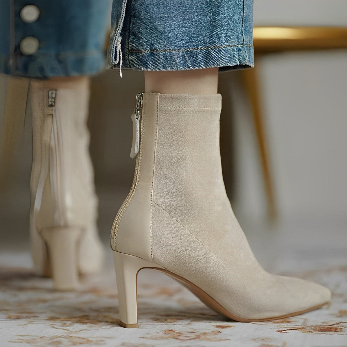 Stiefel mit spitzer Zehenpartie