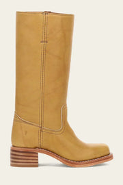 Stiefel mit Blockabsatz