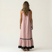 Mayline | Ärmelloses Maxikleid mit Rüschenausschnitt und Kontrastbesatz
