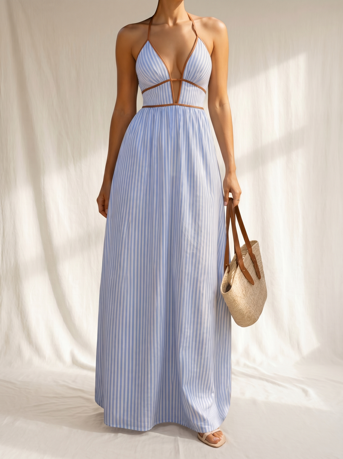 Laurina | Langes gestreiftes Kleid mit Cut-out-Ausschnitt