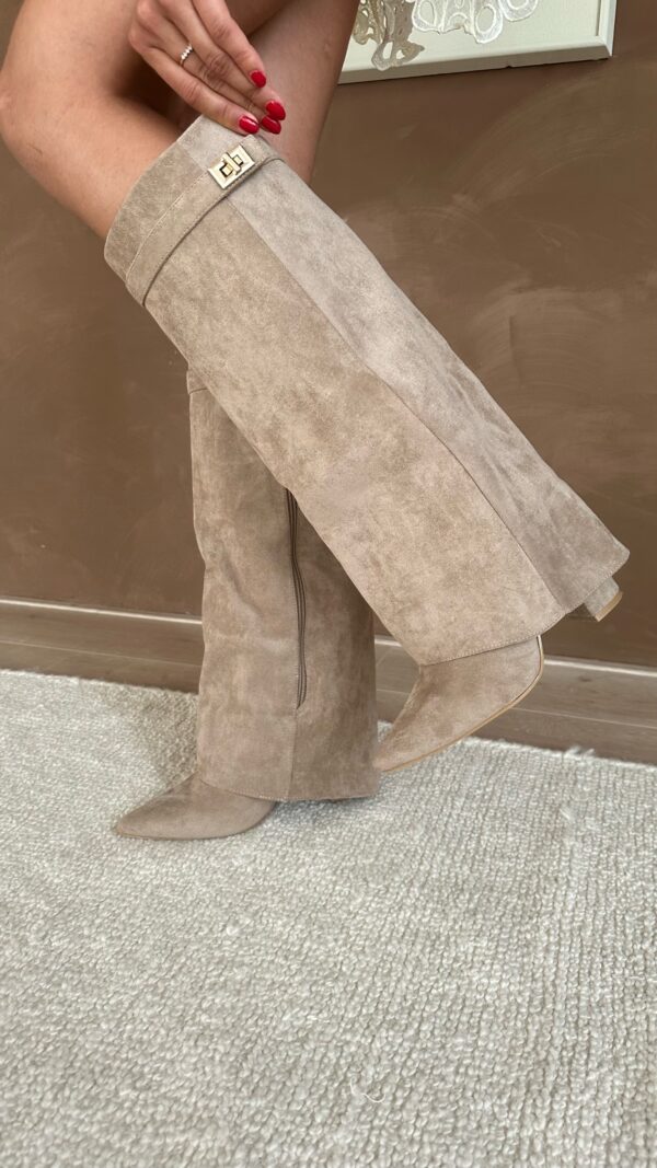 Kniehohe Stiefel