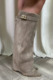 Kniehohe Stiefel