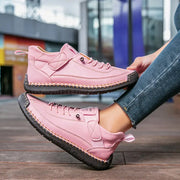 Sneaker mit Schnürung